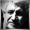 Portrait de Michel Embareck, auteur de romans policiers